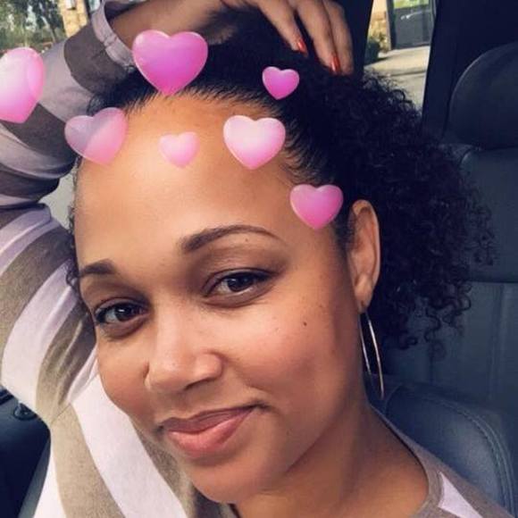 Meet your Posher, Lisa - Picture 1 of 1